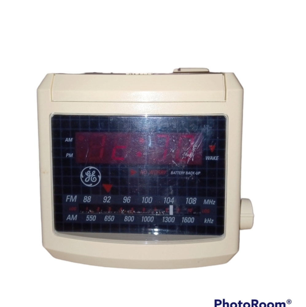Vintage GE Radio Alarm Clock WORKS! Model 7-4606WHA Ivory AC w‎ Battery Backup
